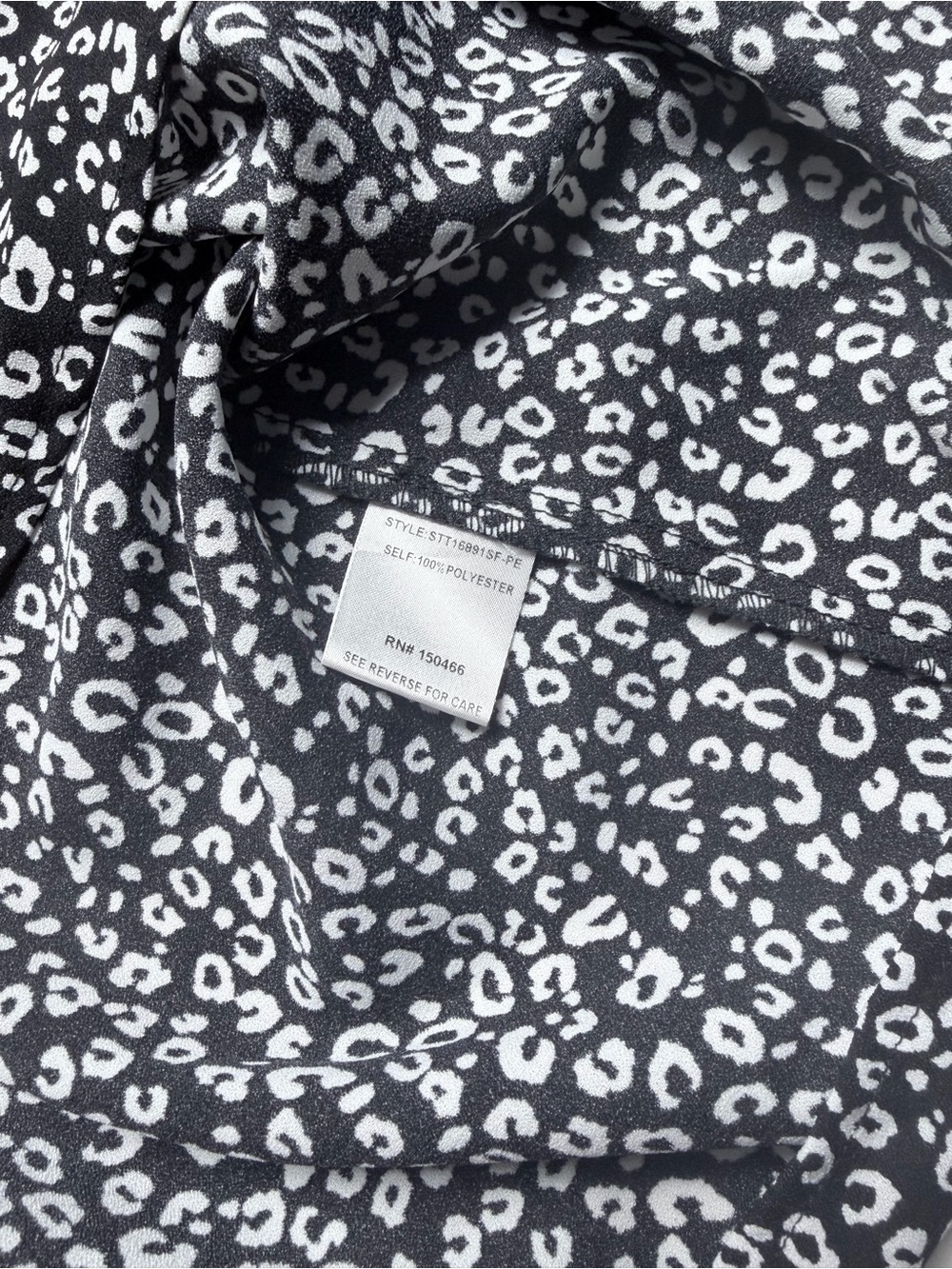 Sugarlips Black and White Leopard Print V-Neck Blouse - Picture 6 of 7